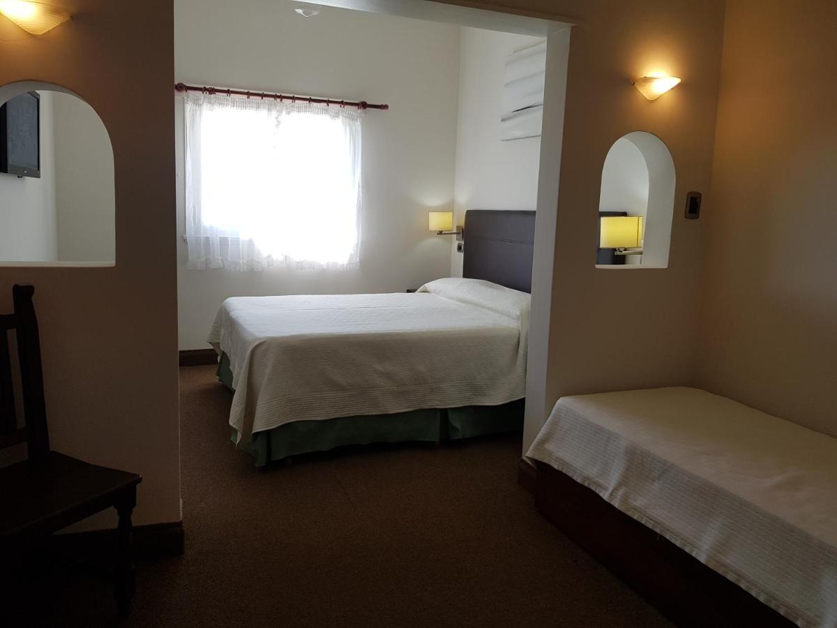 Hotel Tejas Rojas Villa Gesell Buitenkant foto