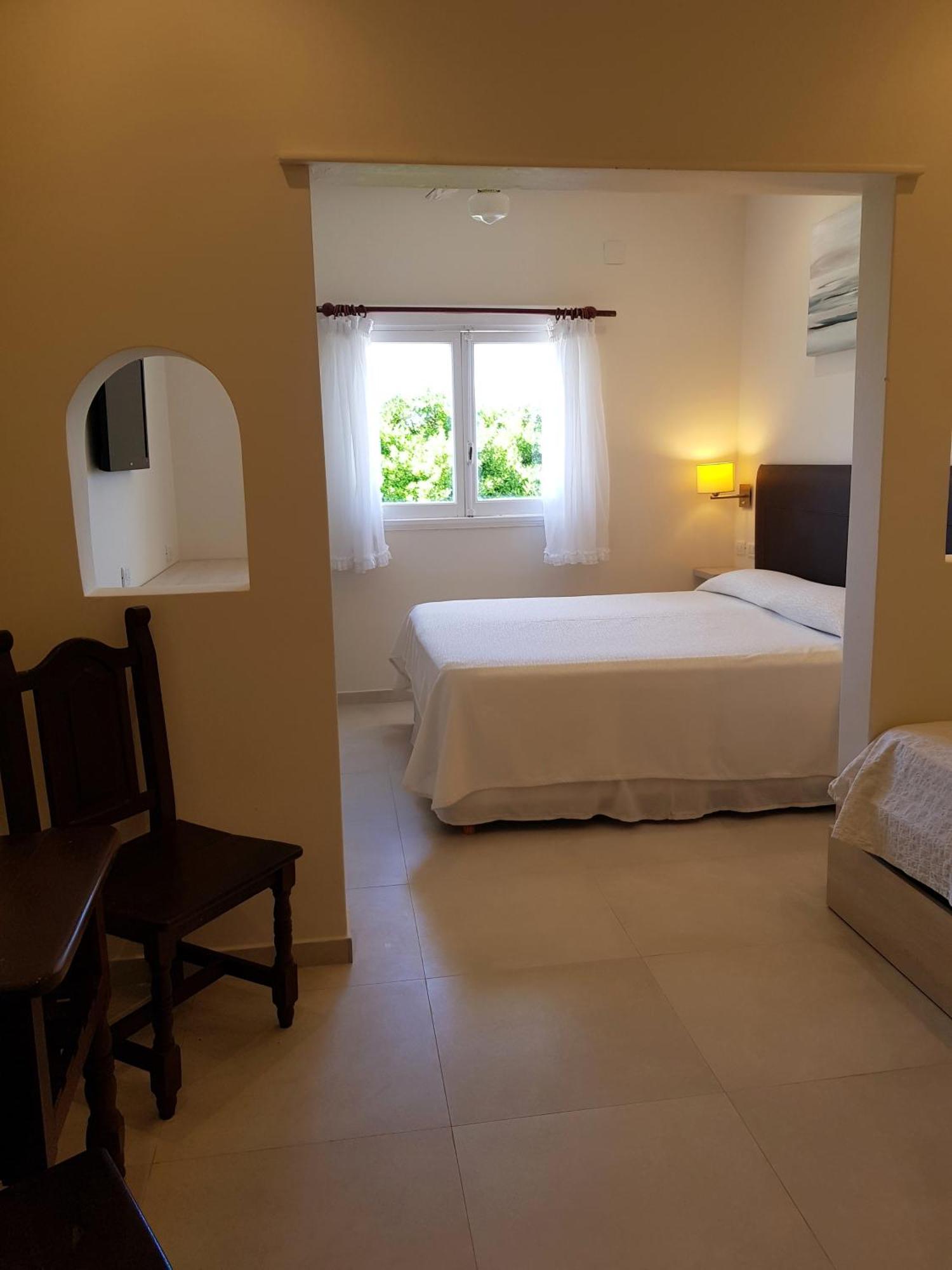 Hotel Tejas Rojas Villa Gesell Buitenkant foto